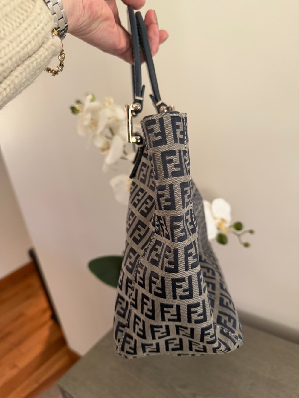 Fendi Zucca Logo Tote in Navy and Beige Canvas - Picture 6 of 11